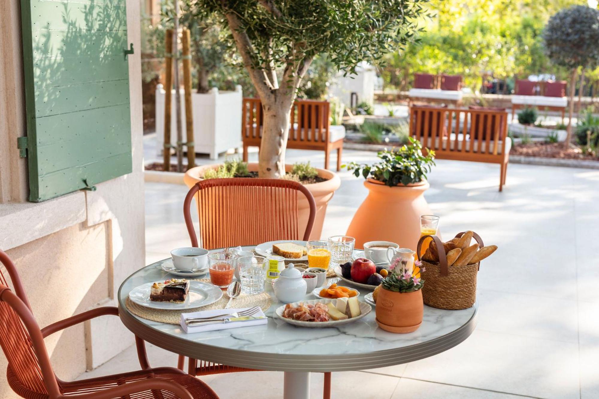 Hotel Et Restaurant La Bastide Bourrelly - Mathias Dandine 卡布列斯 外观 照片